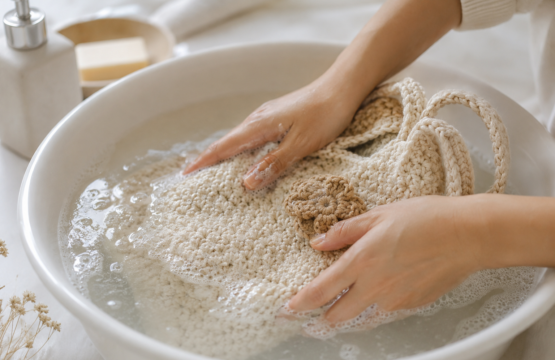 Gentle washing of a crochet bag